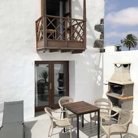 Apartman Balcon Botanico - Shared Pool - Island Location - 10 Mins Drive To Famara And La Santa Tiagua