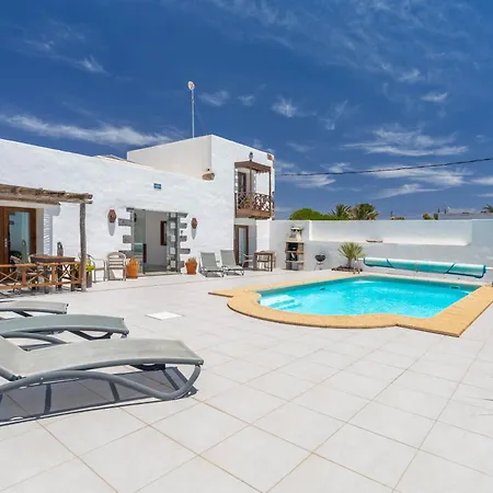 Balcon Botanico - Shared Pool - Island Location - 10 Mins Drive To Famara And La Santa Appartement Tiagua
